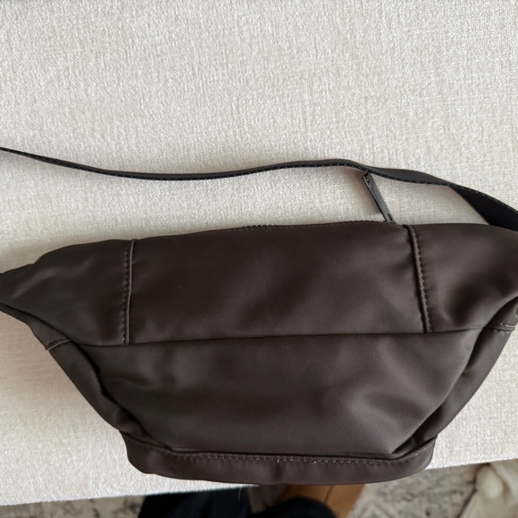 ALO Yoga Brown Belt Bag - Picture 4 of 6